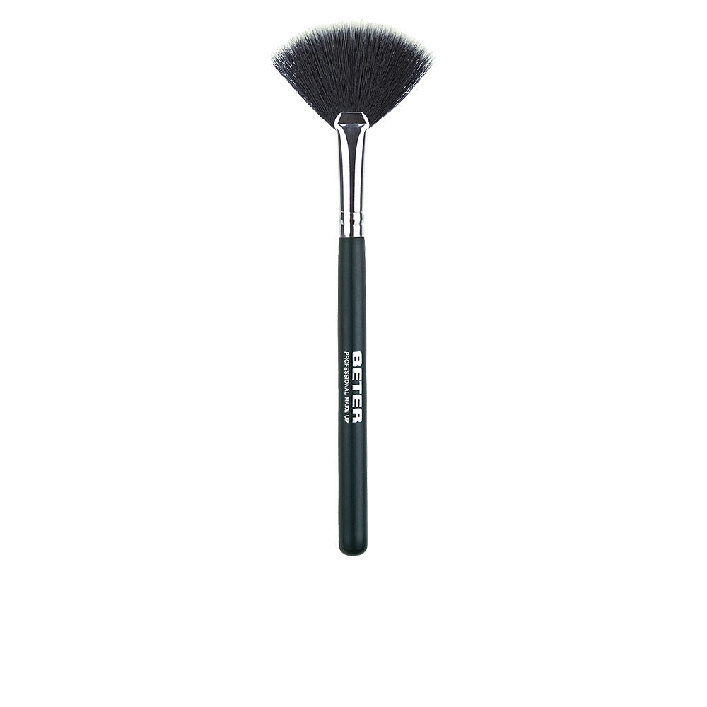 Beter Makeup Brush Synthetic Hair Fan 1 U - Salevare.com